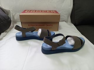 CAMPER. Sandalias de ante.