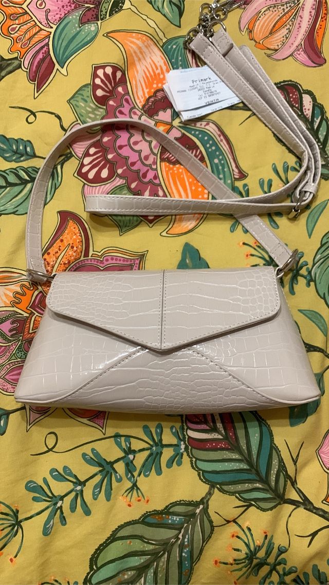 Bolso Beis imitación piel serpiente a estrenar