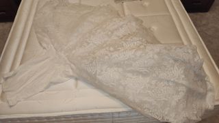 Vestido novia, cancan y velo