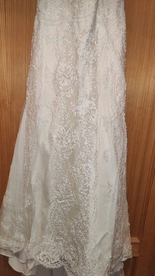 Vestido novia, cancan y velo