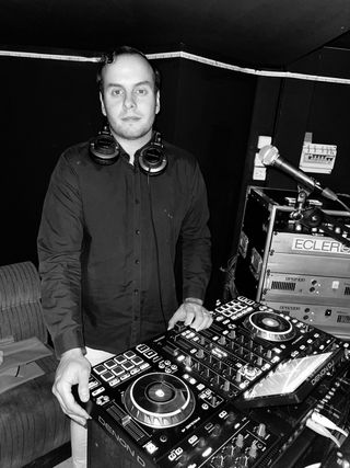 DJ para eventos (bodas, comuniones, discotecas...)
