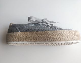 Alpargatas grises de esparto con cordones