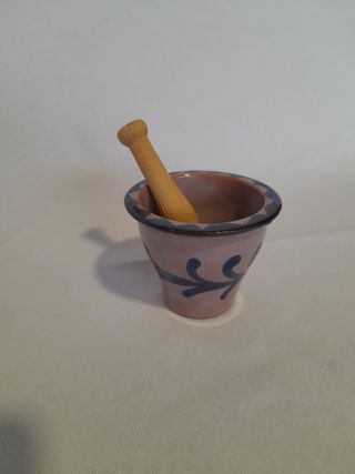 figuras mini ceramica. Tazas de ribeiro. Mortero