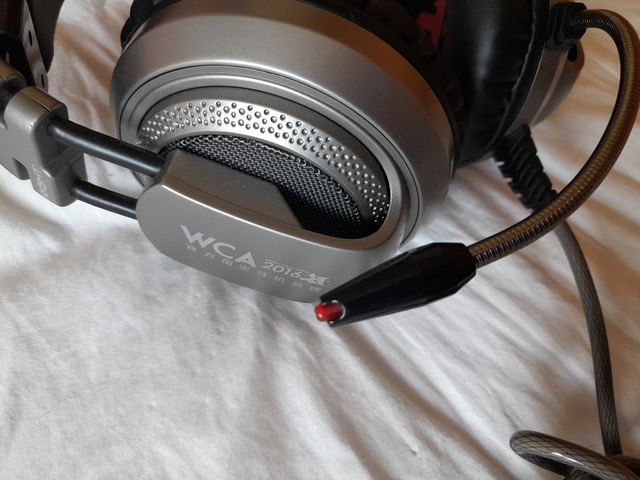 Auriculares con micrófono marca Xiberia