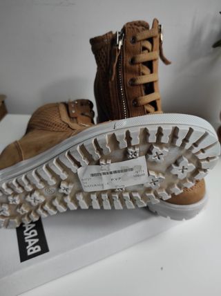 Comodisimas y nuevas Zapatillas cuña Barachini 39