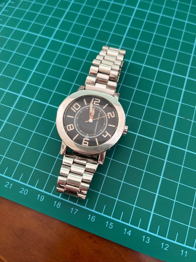 Reloj de cuarzo Adolfo Domínguez