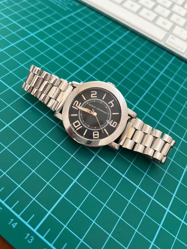 Reloj de cuarzo Adolfo Domínguez