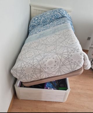 Cama de 90cm y regalo