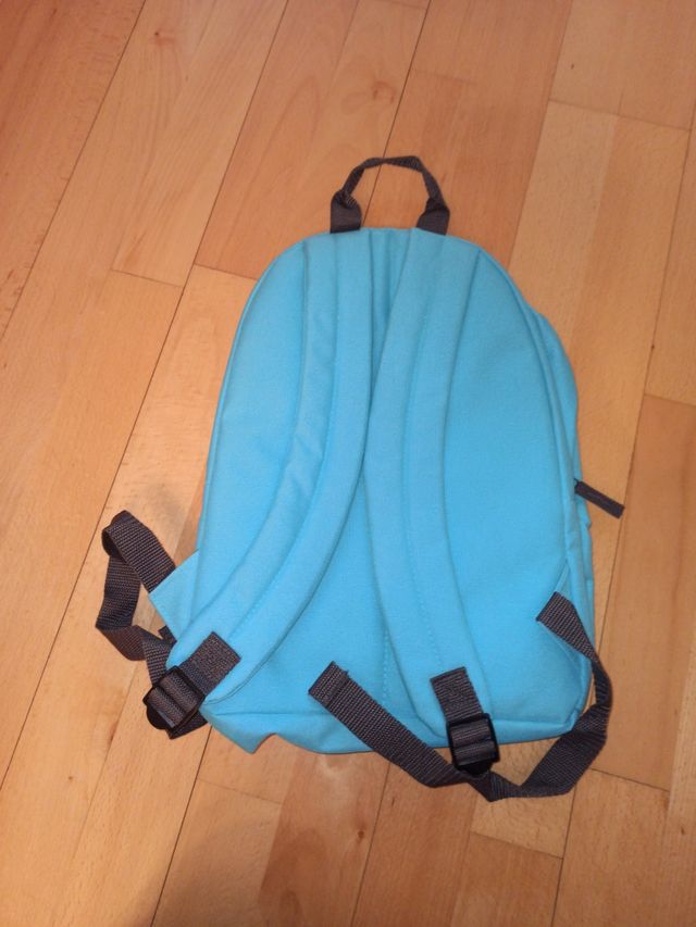 Mochila azul sin estrenar con impresión
