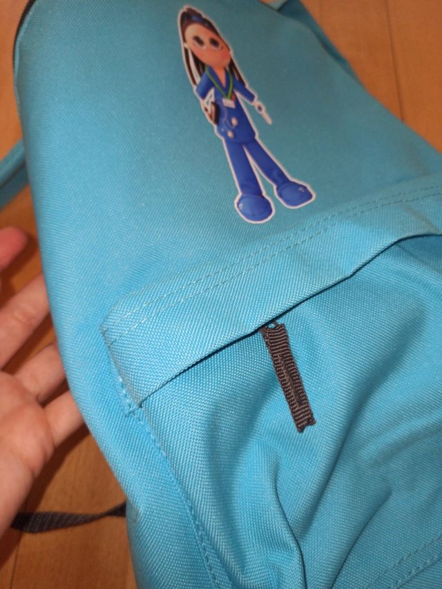 Mochila azul sin estrenar con impresión