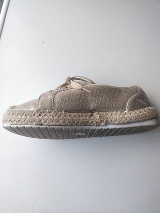 Zapatillas/alpargatas en color dorado