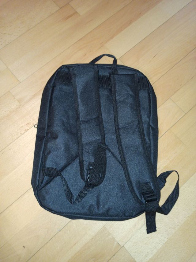 Mochila negra y gris validapara ordenador portátil