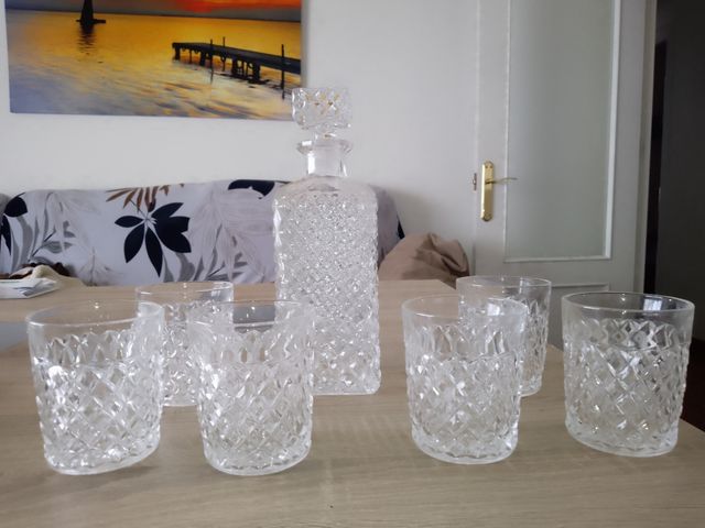 Licorera y juego de vasos