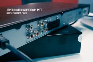 TV TOSHIBA CON TDT Y REPRODUCTOR DVD