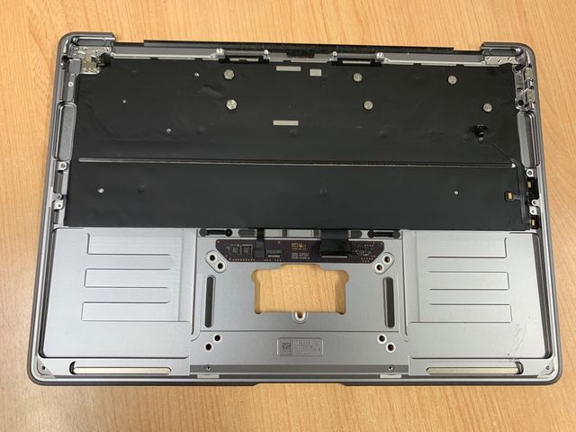 A2179 2020 gris palmrest con teclado.