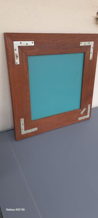 Espejo fabricado con madera de IPE