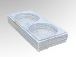 Antigua pila o lavabo de mármol de dos senos