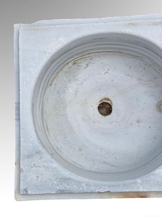 Antigua pila o lavabo de mármol de dos senos