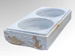 Antigua pila o lavabo de mármol de dos senos