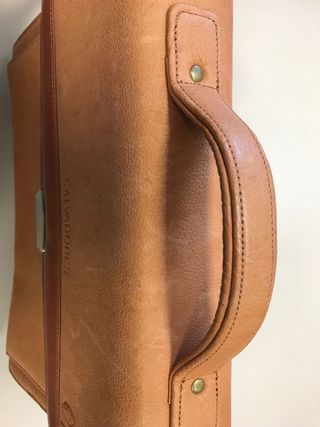 Maletin de la marca Salvadores ferroviario FEVE