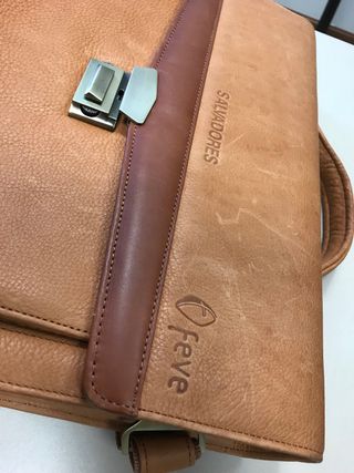 Maletin de la marca Salvadores ferroviario FEVE