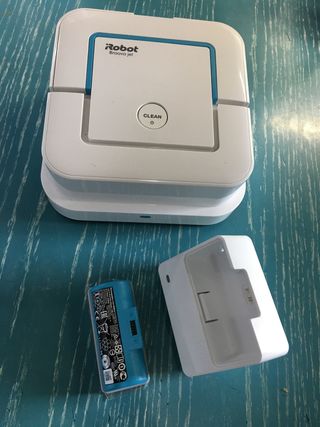 Robot Braava jet 240 friega suelos.