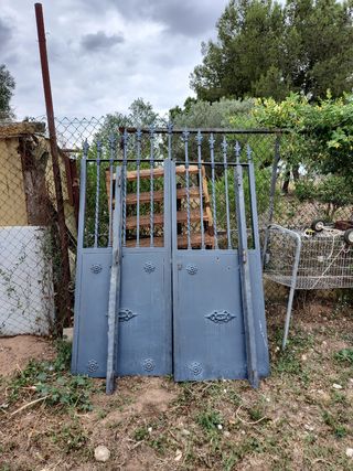 puerta de hierro