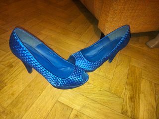 zapato azul