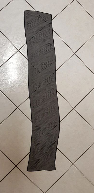 Sciarpa stola grigia in seta e viscosa