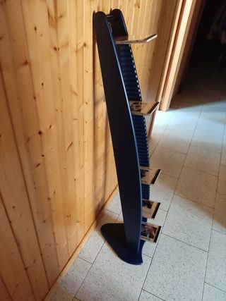 Estantería/Torre porta cds de madera.