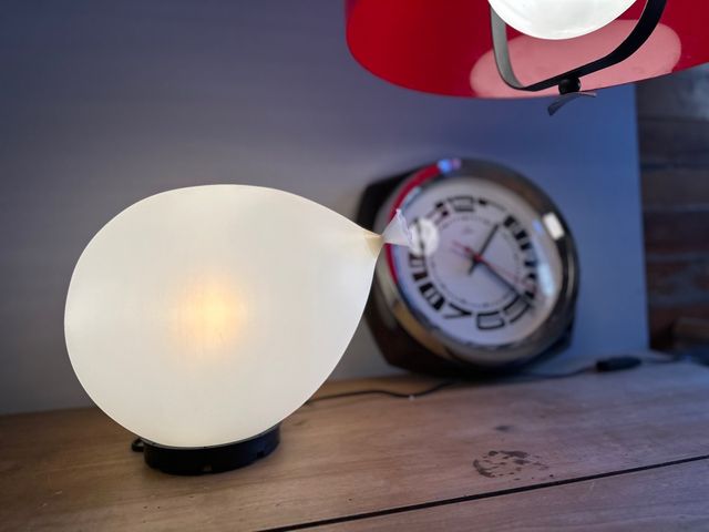 Lámpara de mesa globo diseño Italiano vintage 1975