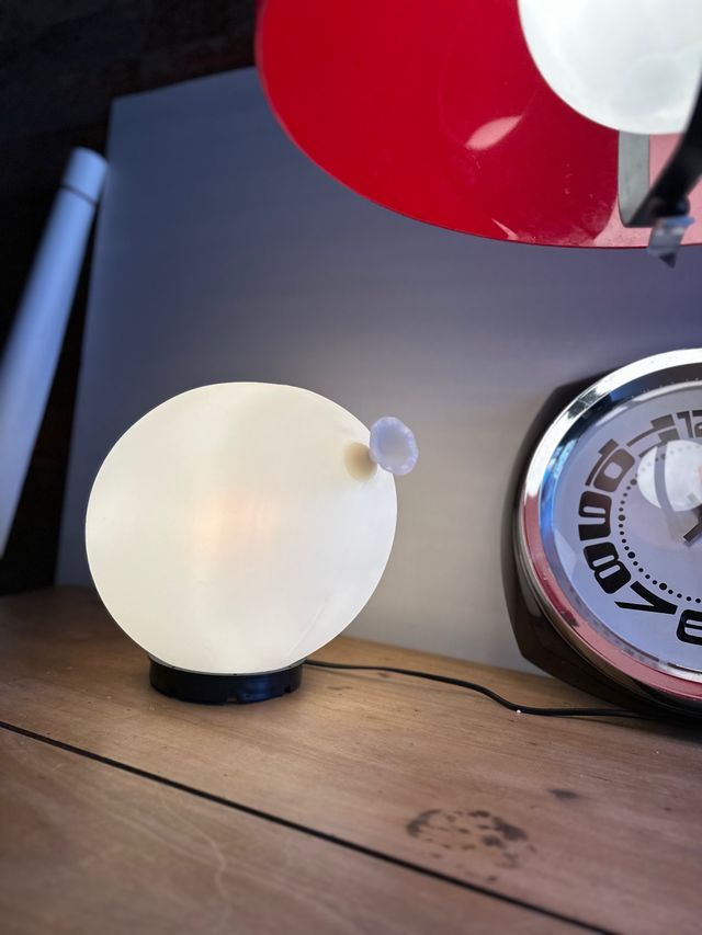 Lámpara de mesa globo diseño Italiano vintage 1975