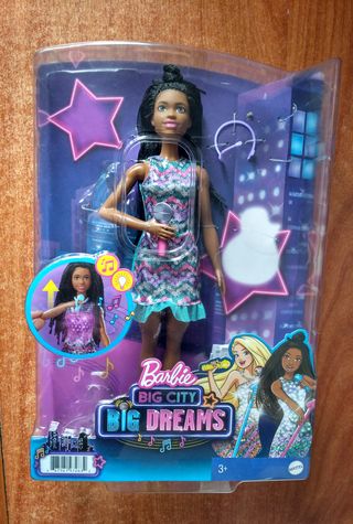 Barbie Brooklyn - solo muñeca vestido y cascos