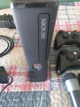 Xbox 360 + accesorios y juegos