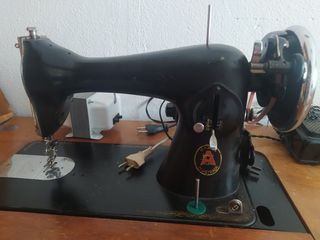 Maquina coser Alfa antigua