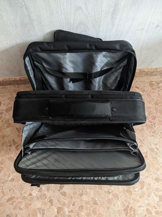 Maletín con ruedas tipo trolex