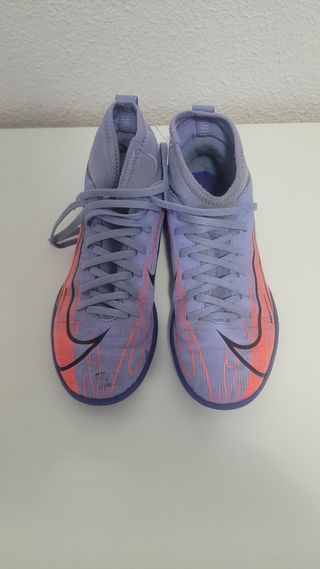 Zapatillas fútbol nike talla 32 multitacos