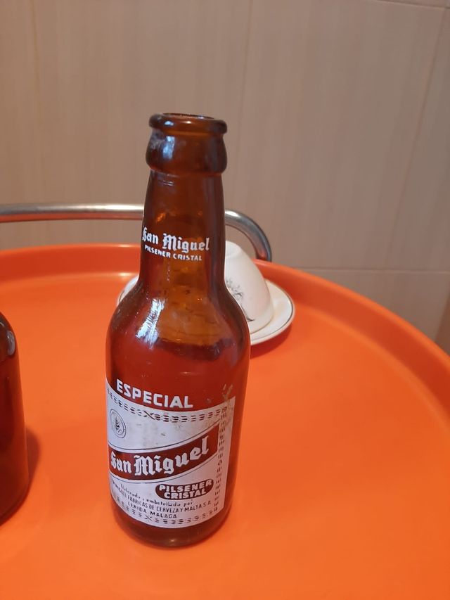 vendo botellas antiguas de cerveza
