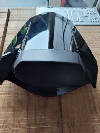 Tapa de colín KTM 1290 Super Duke R 14-19 negro