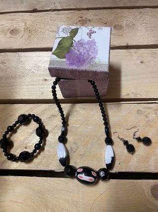 Juego de collar, pulsera y pendientes
