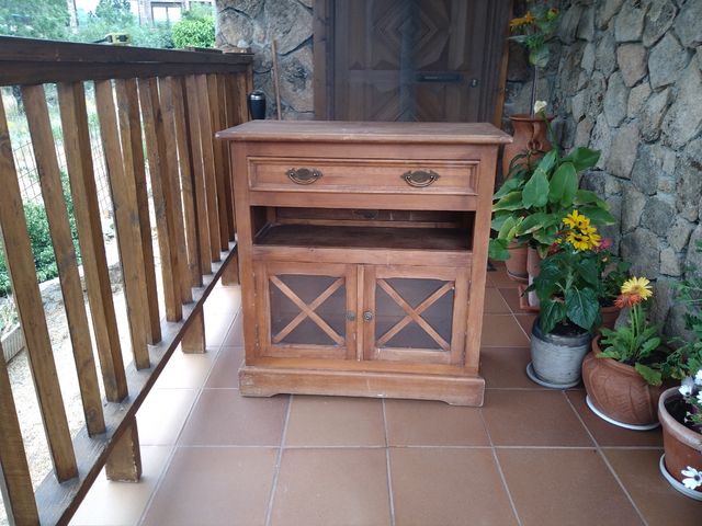 mueble de televisión antiguo