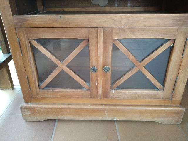 mueble de televisión antiguo