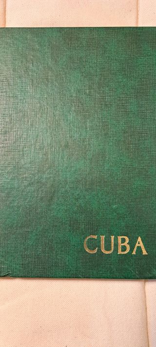 Álbum con 56 sellos nuevos de Cuba entre 1965-1985