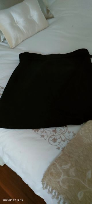 Falda de piel vuelta de Zara