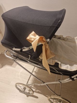 carrito de muñecos antiguo