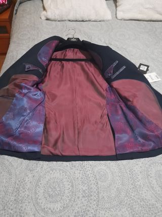 þTraje de chaqueta joven