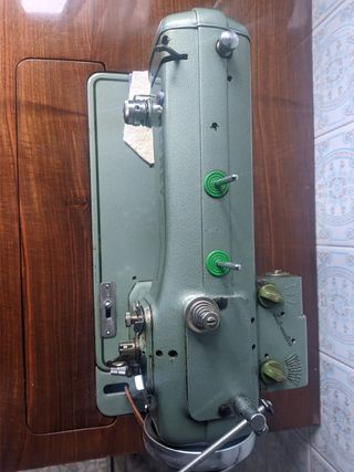 Máquina De Coser "Refrey Transforma" En Mueble