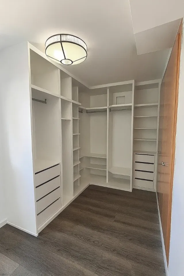 VESTIDORES Y ARMARIOS A MEDIDA