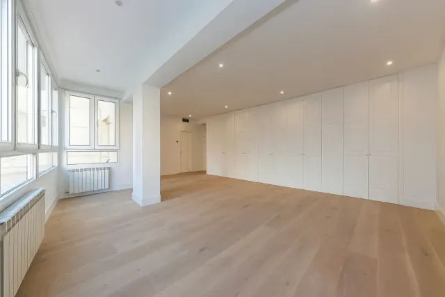 VESTIDORES Y ARMARIOS A MEDIDA