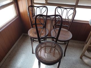 Sillas en madera, solo arreglar la base